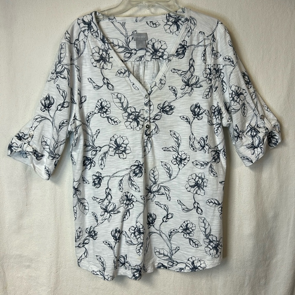 Chico’s Women’s Top Size L White With Navy Floral 3/4 Sleeve EUC